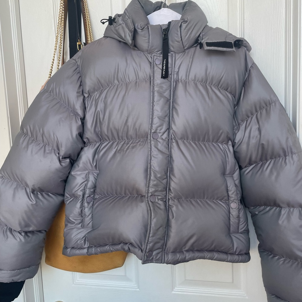 ARITZIA THE SUPER PUFF shorty liquid shine